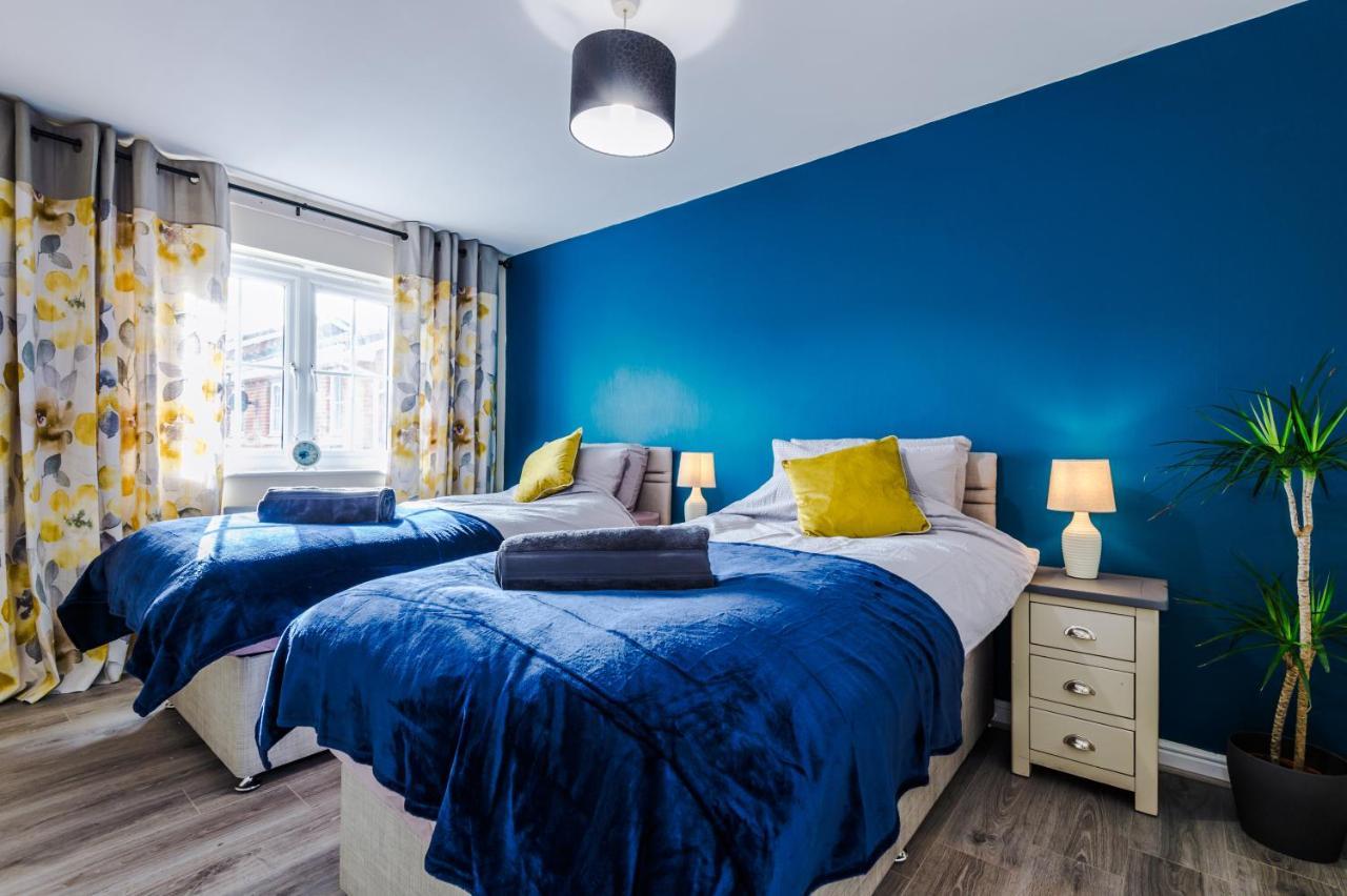 Manchester Comfortable 3 Bedroom House, Free Parking, Wifi & Disneyplus วอร์ซลีย์ ภายนอก รูปภาพ
